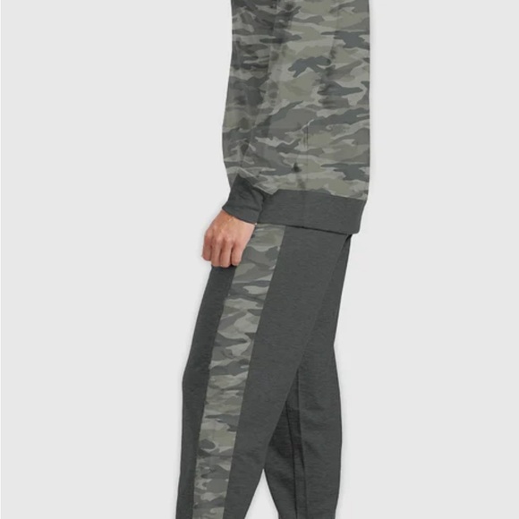 Splendid camo two-piece PJ set - Picture 3 of 5